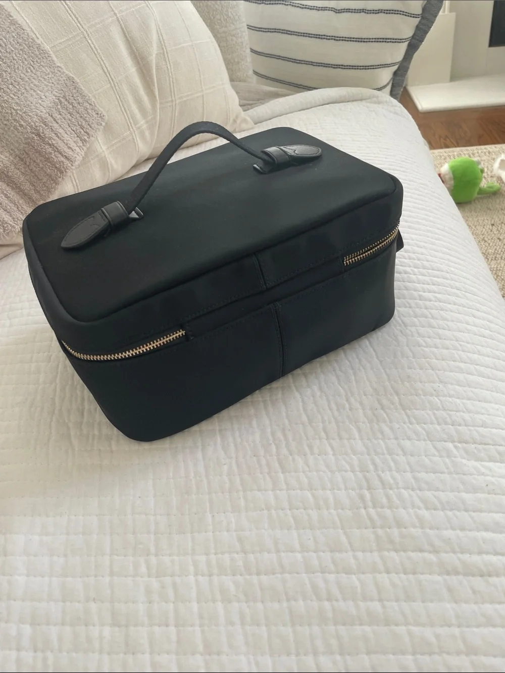 kate spade Black Gold-Trim Cosmetic Case